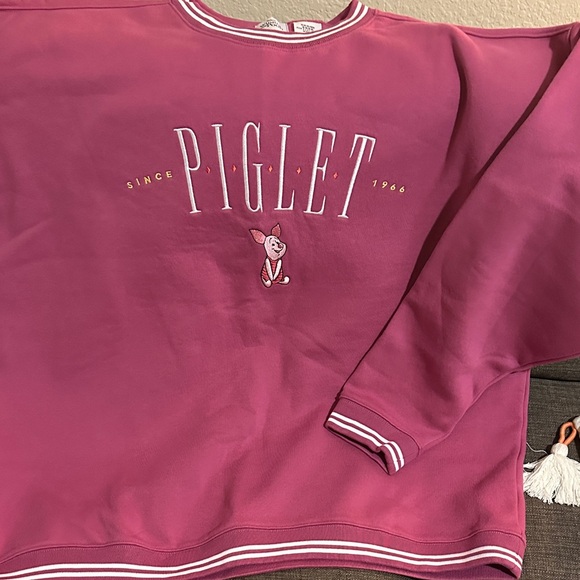 Disney Tops - Disney original Winnie the Pooh Pink and White sweatshirt